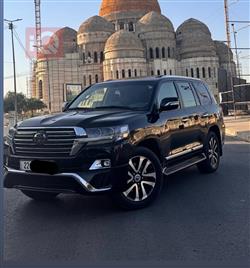 تۆیۆتا لاند کروزەر